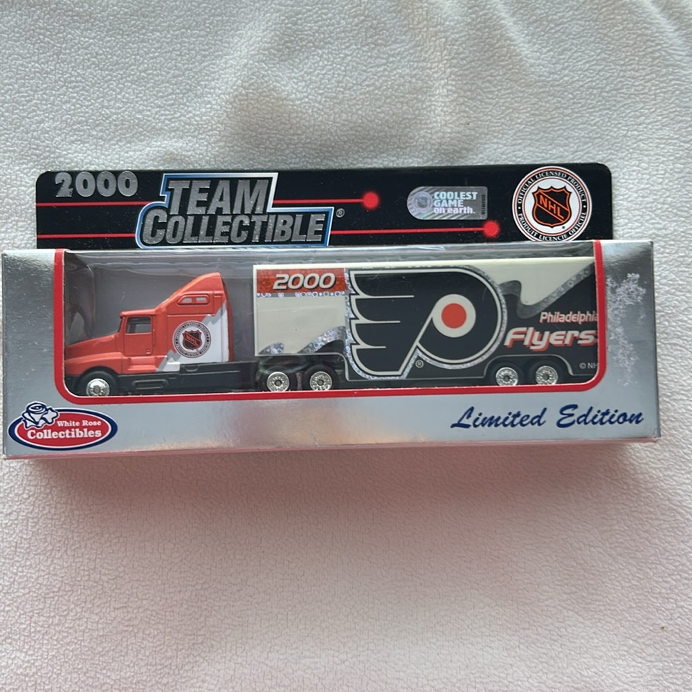 2000 NHL Philadelphia Flyers Limited Edition Truck NIB